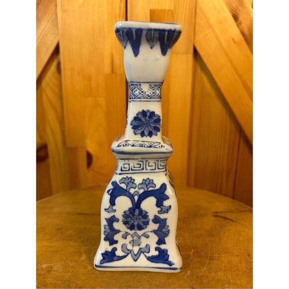 Vintage Ceramic Blue and White Single Candle Holder Home Décor (8206) - Picture 1 of 6